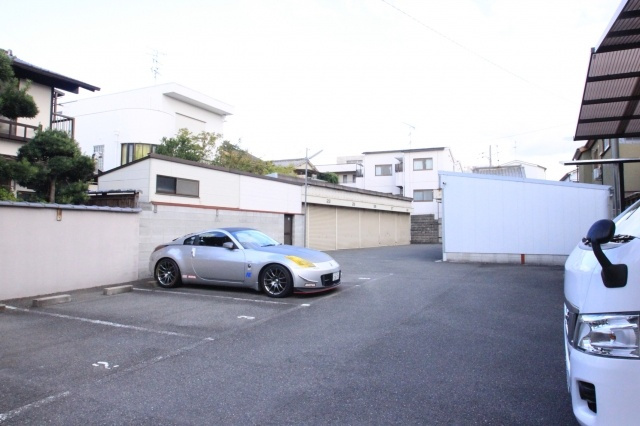 サンビガレージの外観