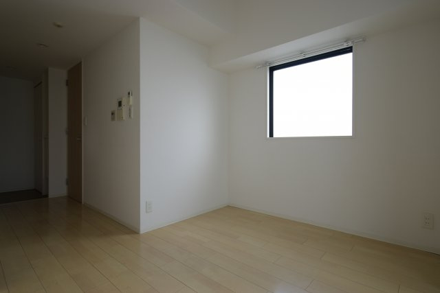 ベルエ難波西の洋室