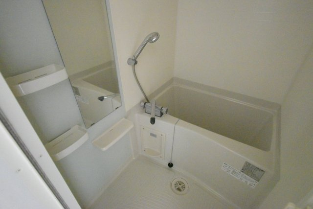 ベルエ難波西の浴室