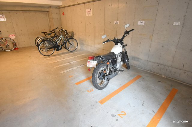ベルクレール緑地公園　仲介手数料無料の駐車場