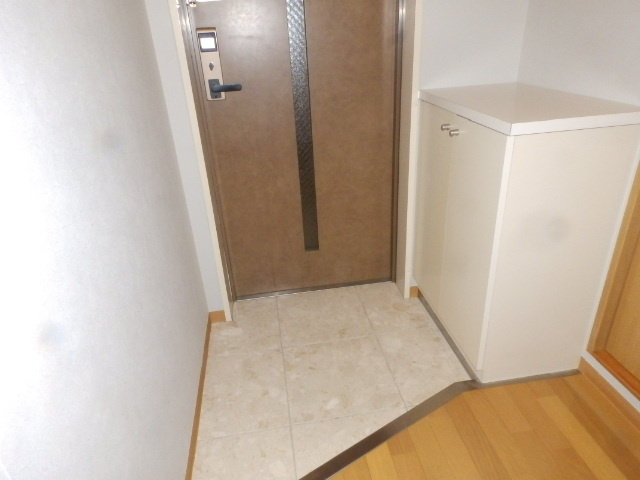 古泉ビルあすなろ六甲の玄関