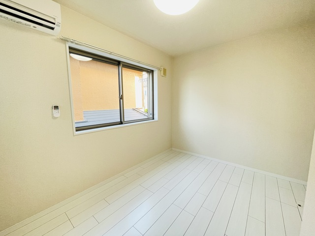 CORUJAの居間・リビング