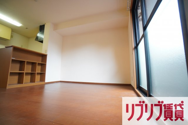 ロイヤルクレッセント西登戸の居間・リビング