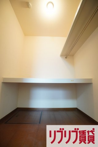 ロイヤルクレッセント西登戸の収納