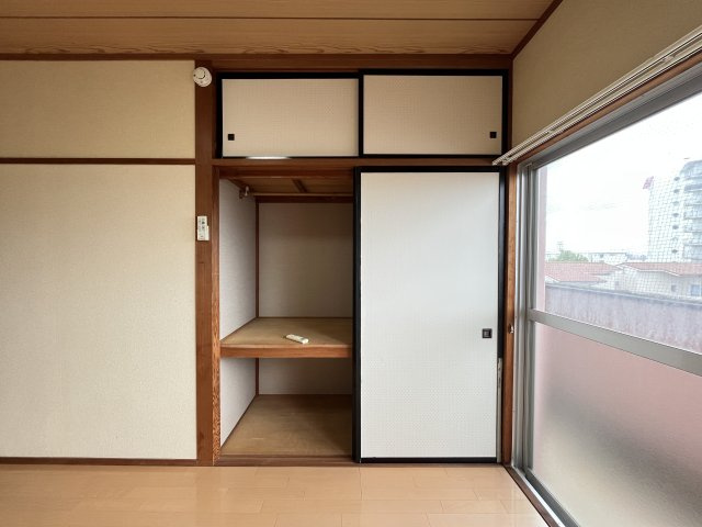 フジパレス新開の和室