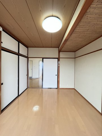 フジパレス新開の洋室