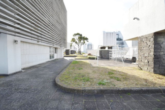 【その他共用部分】 | 共用部の庭園と遊具