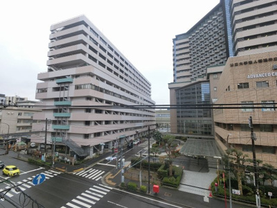 【展望】 | グローリオ横浜阪東橋マリス | 4階部分からの眺望です。
前面が道路のため遮るものがないため開放的です。