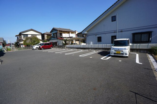 【駐車場】