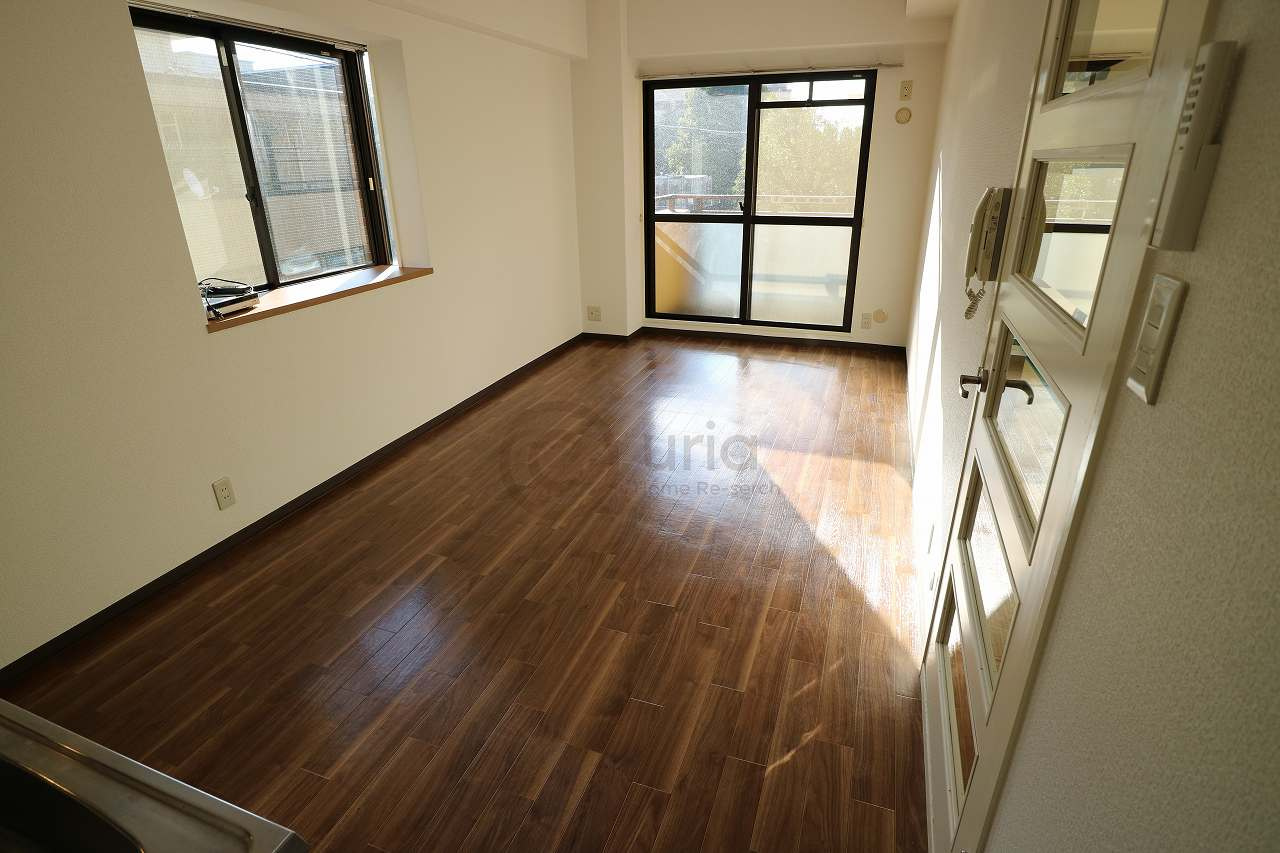 エレガンテ本山の居間・リビング