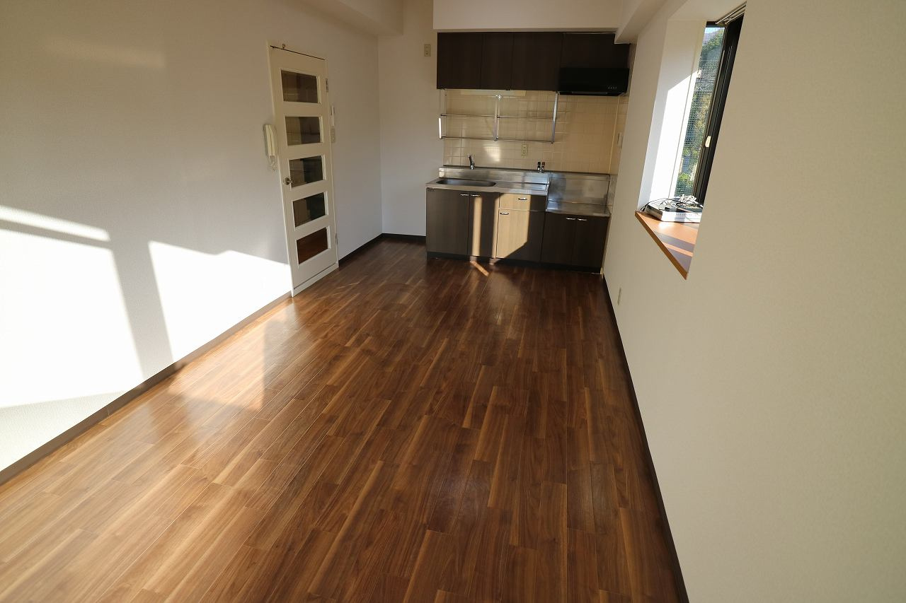 エレガンテ本山の居間・リビング