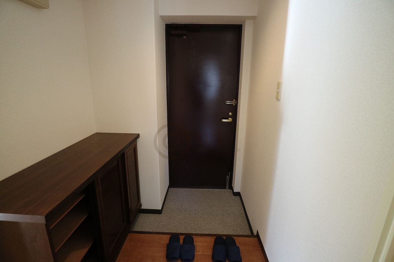 エレガンテ本山の玄関