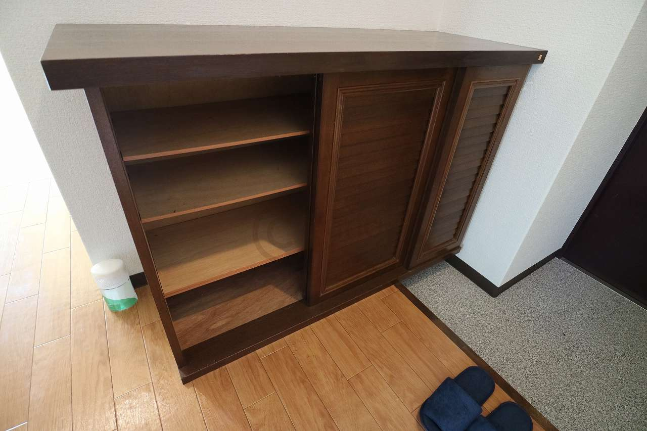 エレガンテ本山の玄関