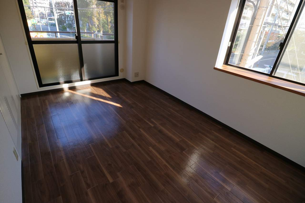 エレガンテ本山の洋室