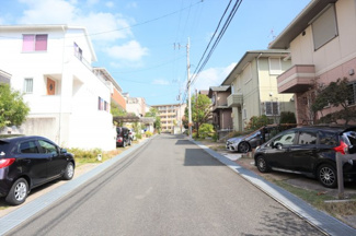 【前面道路含む現地写真】