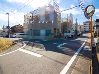 【前面道路含む現地写真】