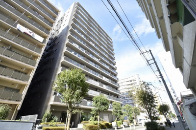 【外観】 | ルッシュ磯子 | 根岸線「磯子」駅徒歩4分！駅近ならではの便利な住環境も魅力的。
5階角部屋につき眺望良好です。