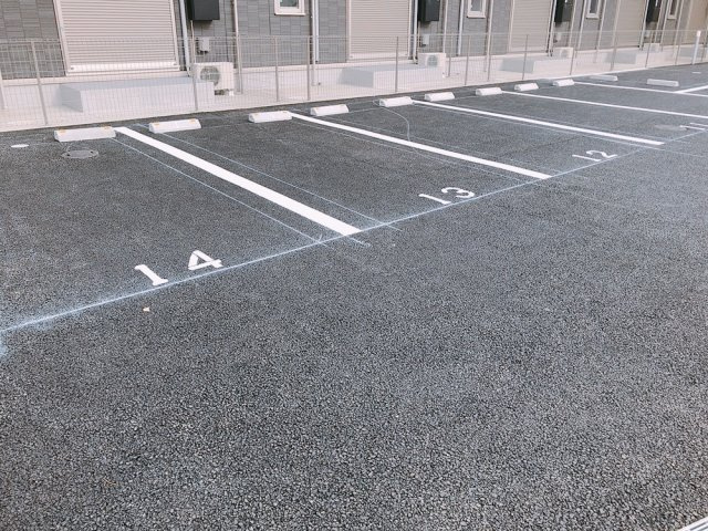 グランシエラの駐車場