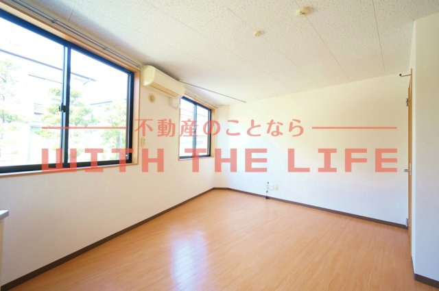 レジデンスペガサス【キャッシュバック対象物件】の居間・リビング|使いやすいリビングです