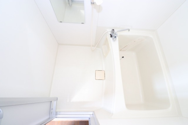 コーポ東久の浴室|お風呂で日々の疲れを落としましょう