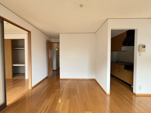 TMKホープⅡK棟の居間・リビング