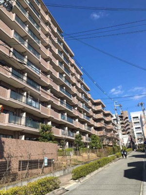 【外観】 | イトーピア緑地公園 | 【現地写真】鉄筋コンクリート造　
11階建てマンション♪