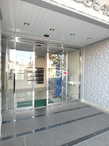 リアライズ山下町のエントランス