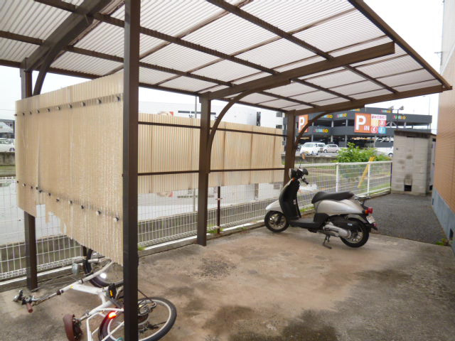 メゾンクレールAのその他共用部分|自転車置き場