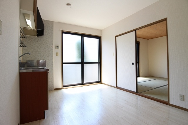 エステート桃山Ⅱの居間・リビング