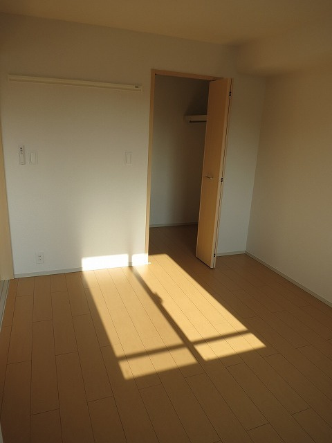 サンリット王禅の洋室