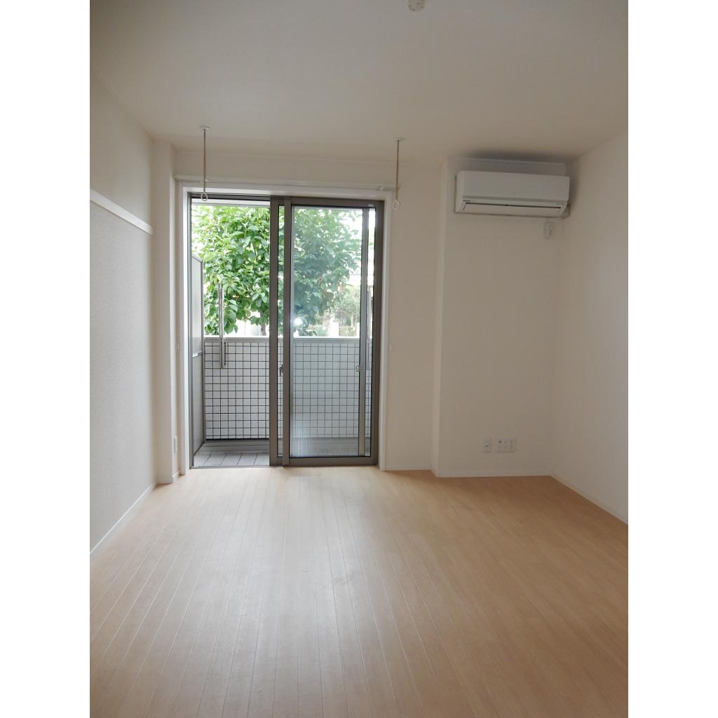 ルミエール港南台の居間・リビング