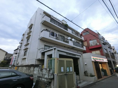 【外観】 | クリオ蒔田壱番館 | 総戸数14戸、昭和63年10月築のマンションです。
専有面積61.08平米、3LDKのリフォーム済のお部屋となります。