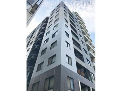 【外観】 | ユニ・アルス扇町公園 | 環状線「天満」駅・堺筋線扇町駅まで徒歩３分！
専有面積80㎡越えの４ＬＤＫのマンションが室内改装済みで登場です！