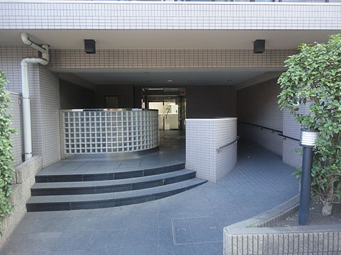 マイキャッスル新川崎　（川崎市幸区小倉1丁目）のエントランス|毎日通るエントランスはこのようになっています