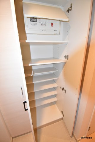 アビティ江坂　仲介手数料無料の収納