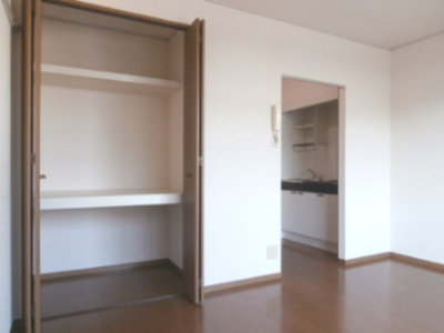 【洋室】 | パティオ翼