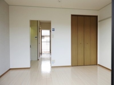 【寝室】 | パティオ翼