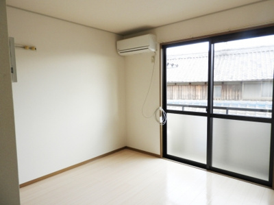 【洋室】 | パティオ翼