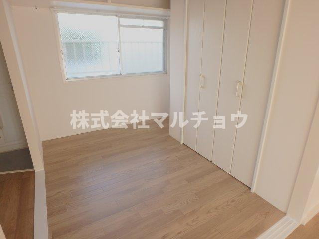 ヴィラナリー田辺の洋室|個人の部屋や寝室として使える洋室です