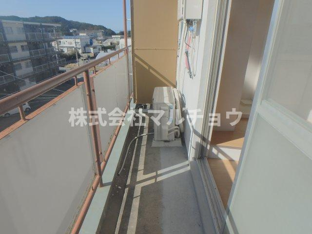 ヴィラナリー田辺のバルコニー|お洗濯にも便利なバルコニー付き