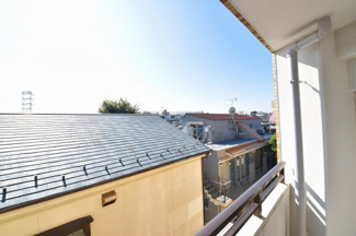 【展望】 | バルコニーからは開放的な景色が眺められます。