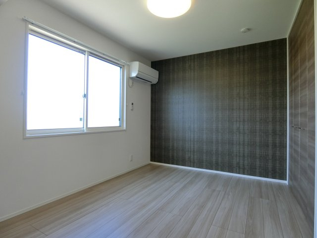 レジデンス東福原の洋室