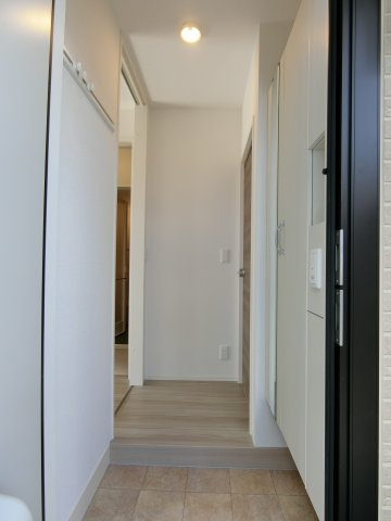 レジデンス東福原の玄関