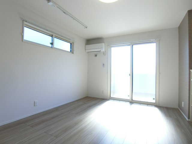 レジデンス東福原の居間・リビング