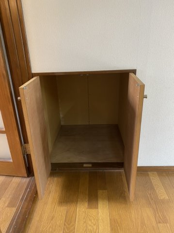 【収納】 | サンフラワーハイツ | キッチン横にある階段下収納
