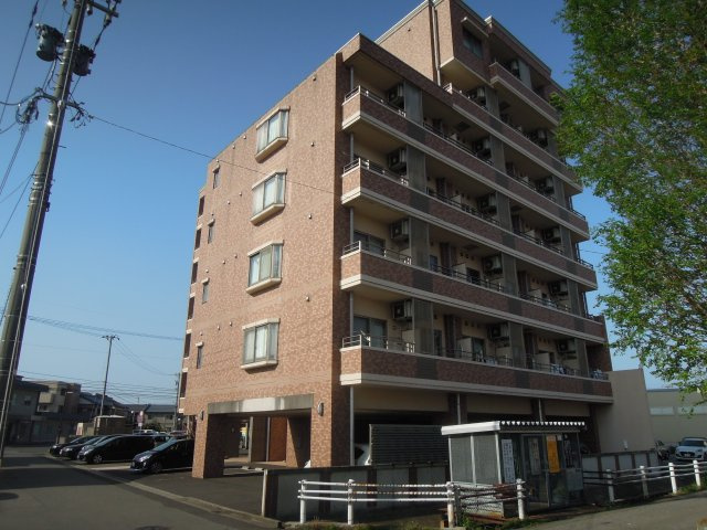 フレリア 県立病院前の外観