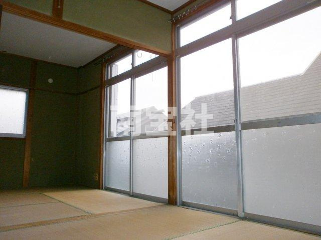 【居間・リビング】 | 使いやすい二間続きの和室です