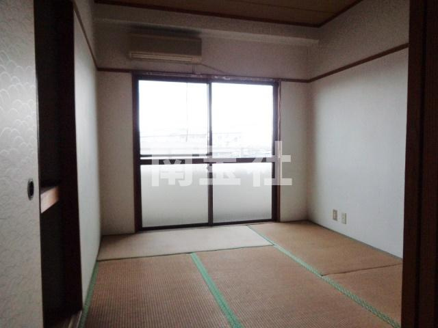 【居間・リビング】 | 和室６畳、エアコン付きです