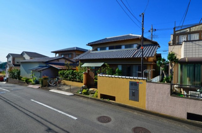 【前面道路含む現地写真】 | 【見花山古家付き土地】