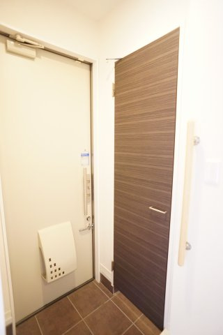 ＣＡＳＡ・ＶＥＲＤＥ　Ａ棟の玄関